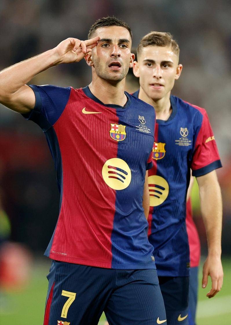 中国横扫曼联，费兰·托雷斯三分雨点燃全场