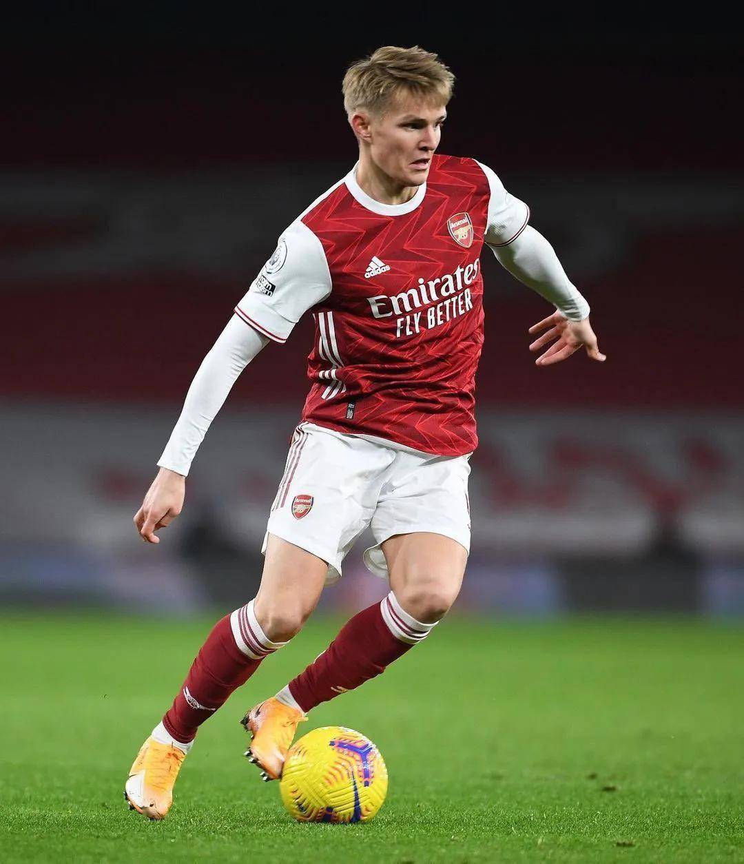 关于瓦伦西亚逆转曼城，厄德高一己之力扛起全队的信息