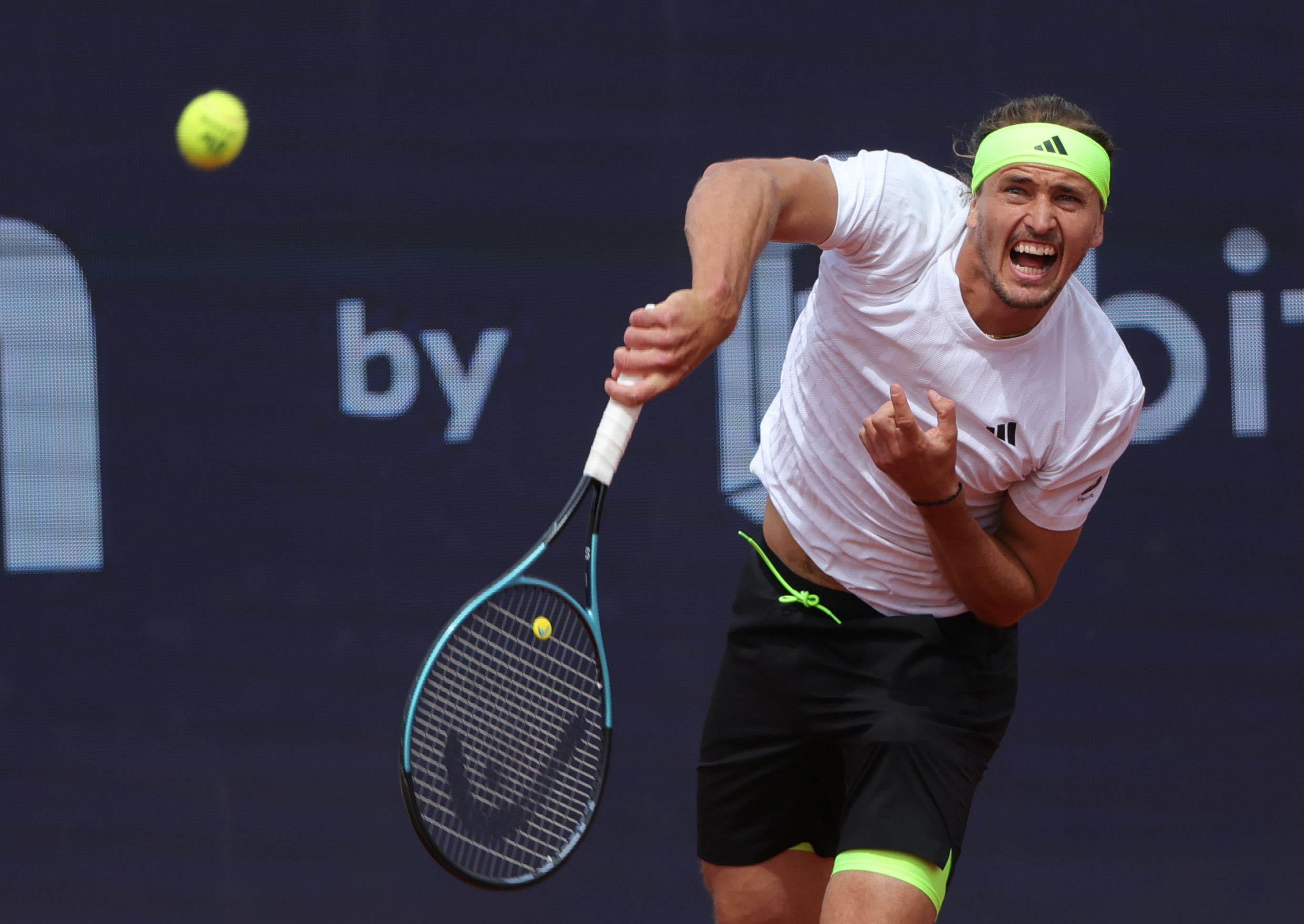 意大利网球队完胜欧洲网球队，兹维列夫绝境逆转