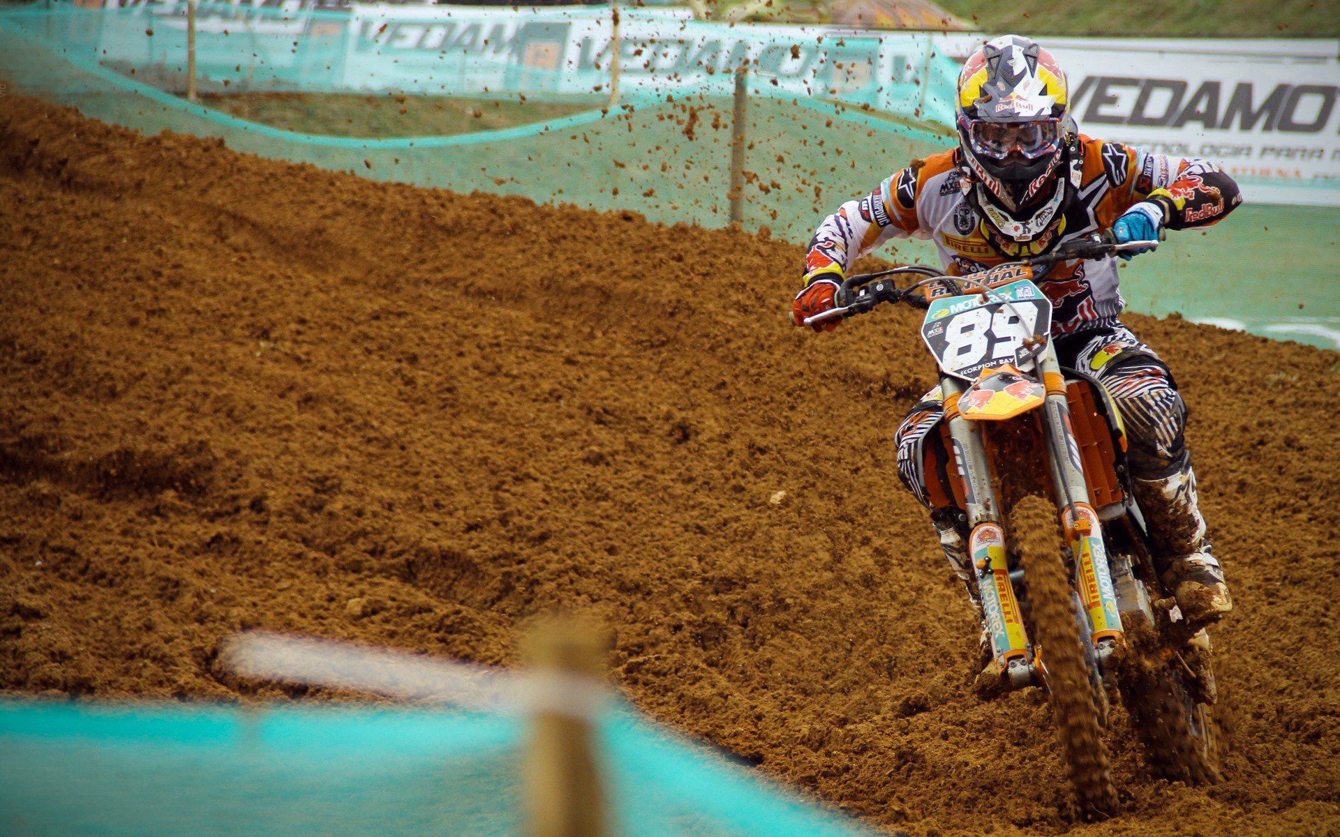 绝境擎天柱!特奥虎口拔牙扛起全队,哥伦比亚击碎伊朗钢铁洪流